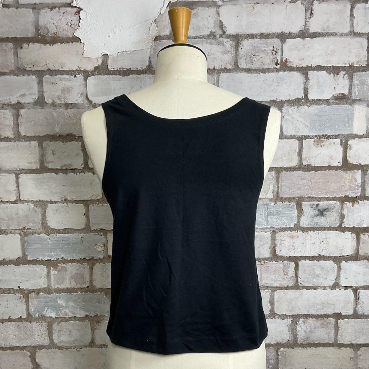 Scoop Neck Unwantees rear view, Classic shape scoop neck back tank top